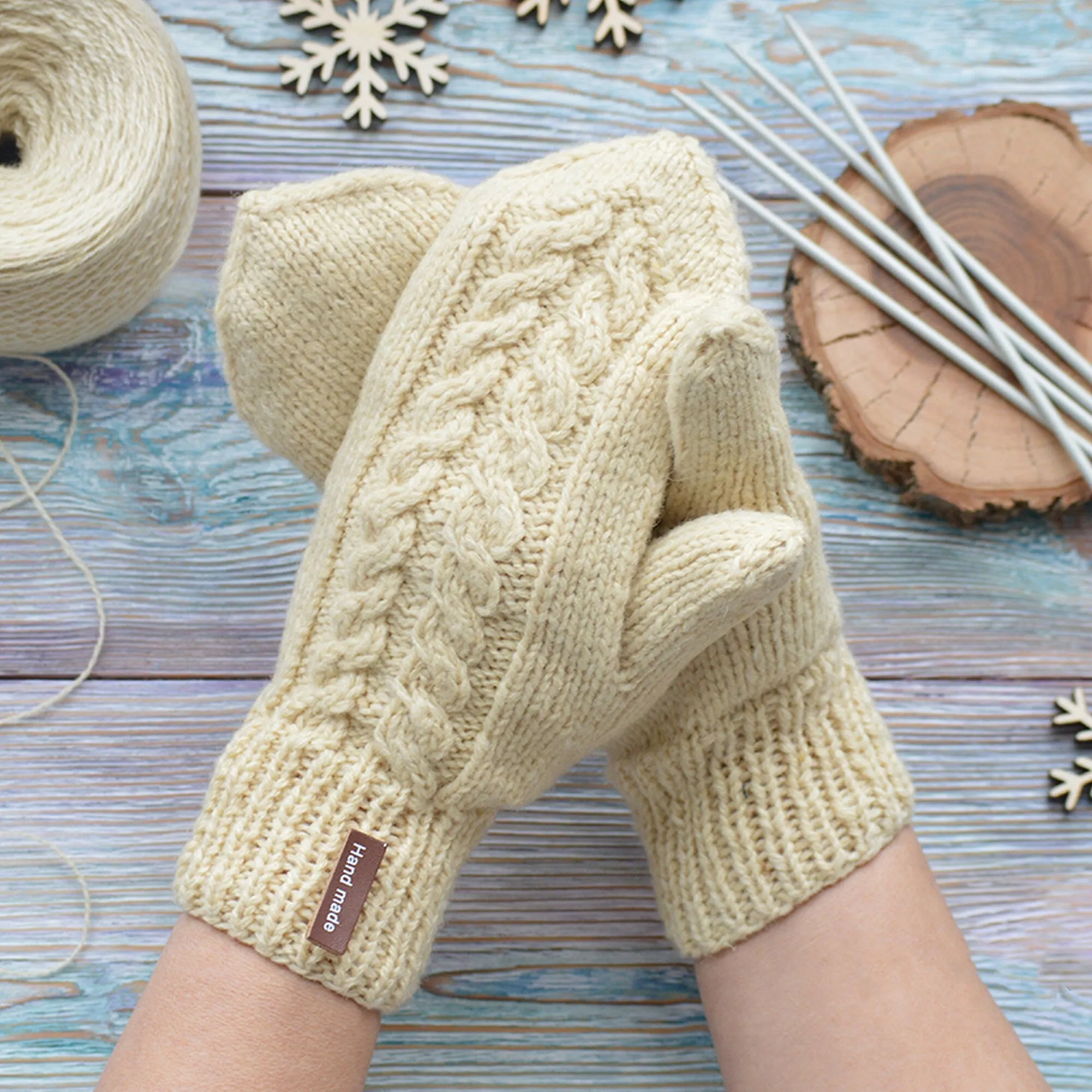 Crochet mittens pattern, US standard terms, Skill level beginner