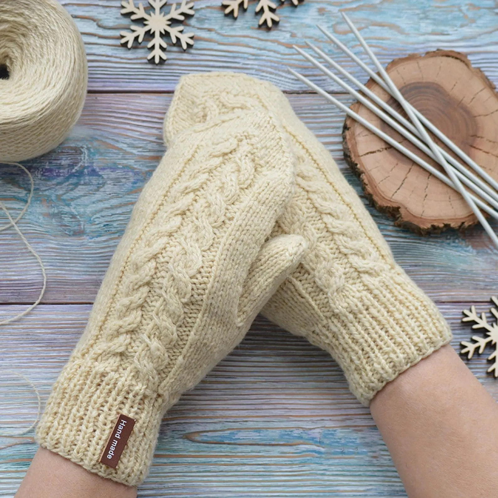 Crochet mittens pattern, US standard terms, Skill level beginner