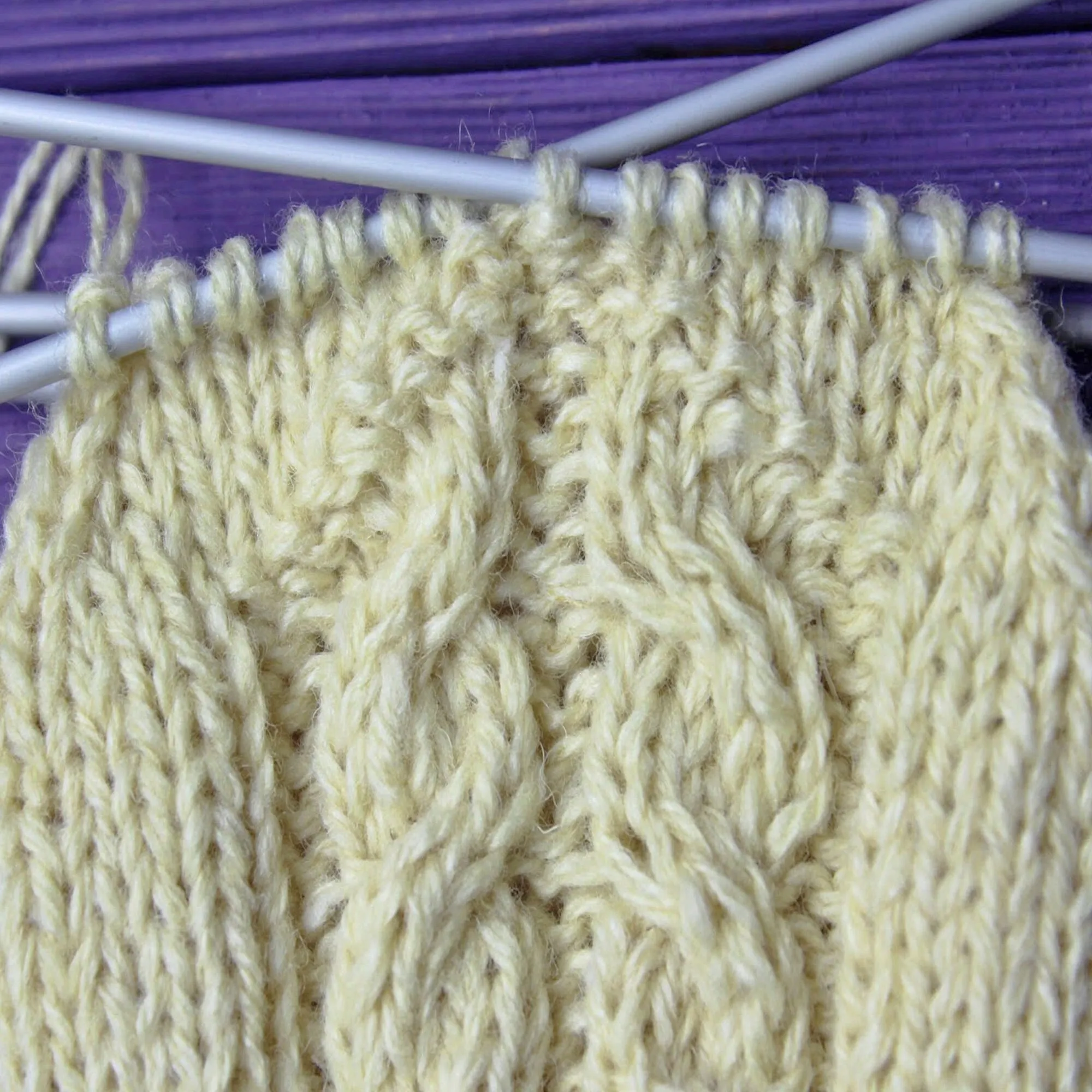 Crochet mittens pattern, US standard terms, Skill level beginner
