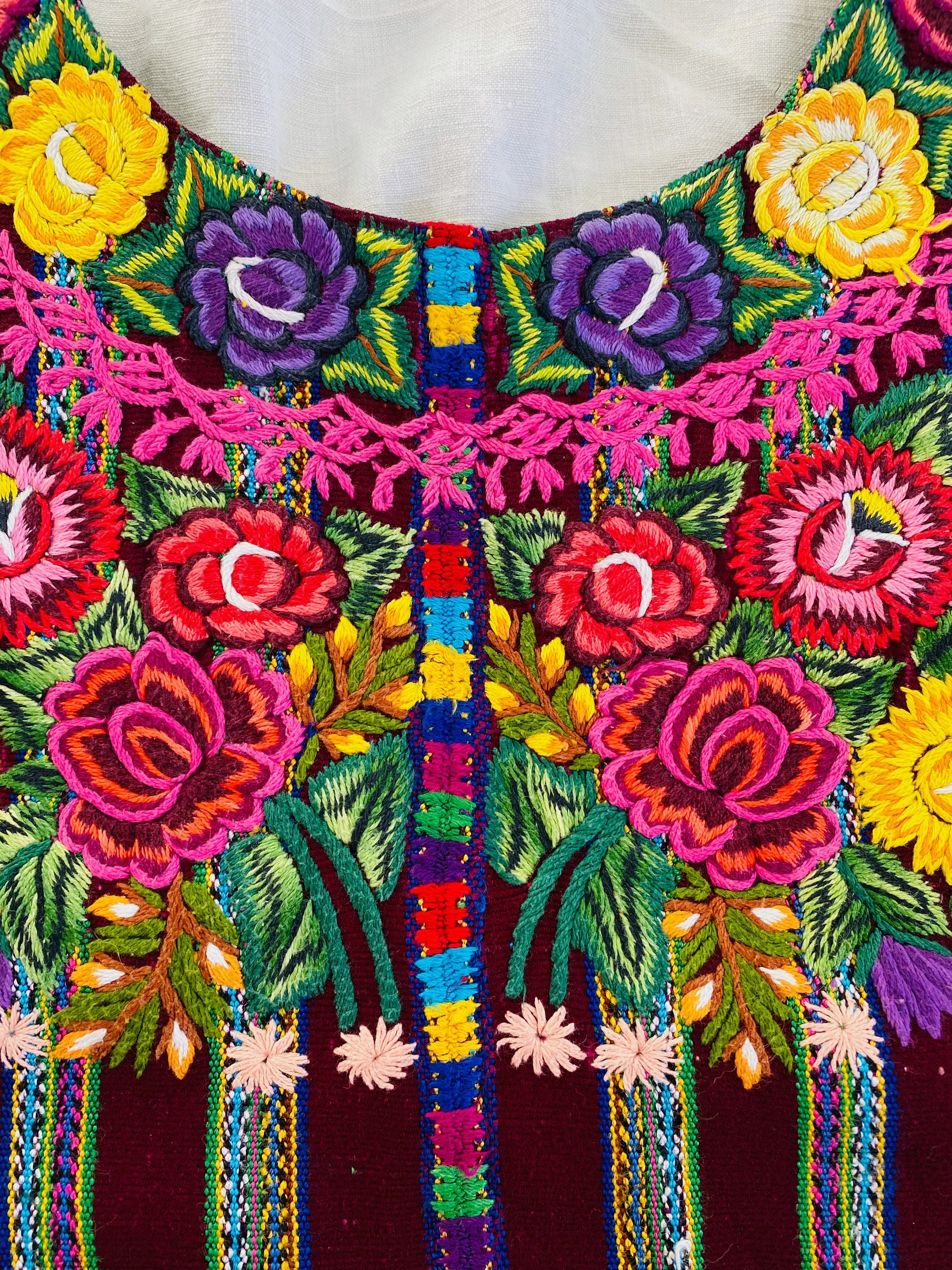 Vintage Guatemalan Huipil. Patzun. Floral Motif